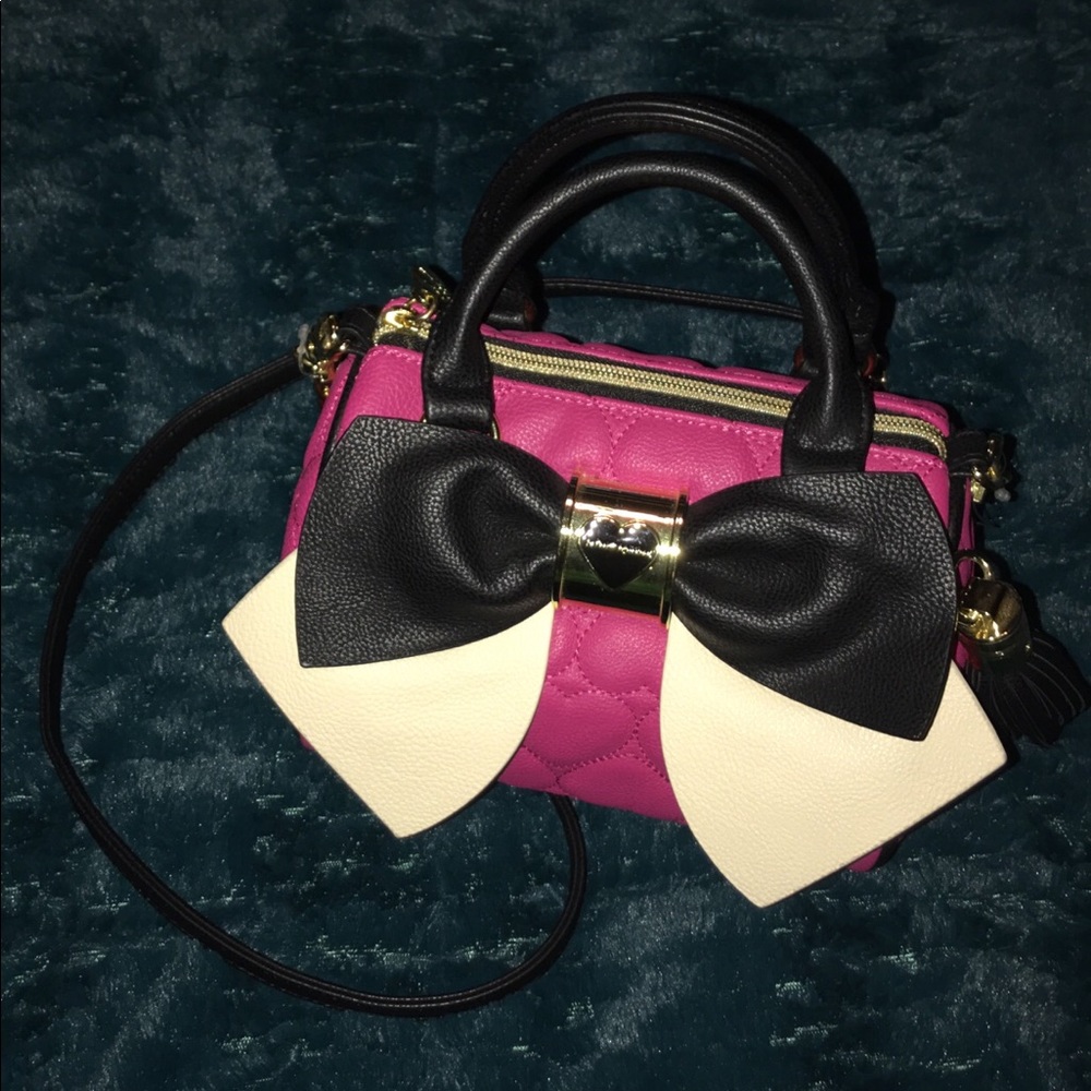 NWOT Betsey Johnson Bow Crossbody GORGEOUS
